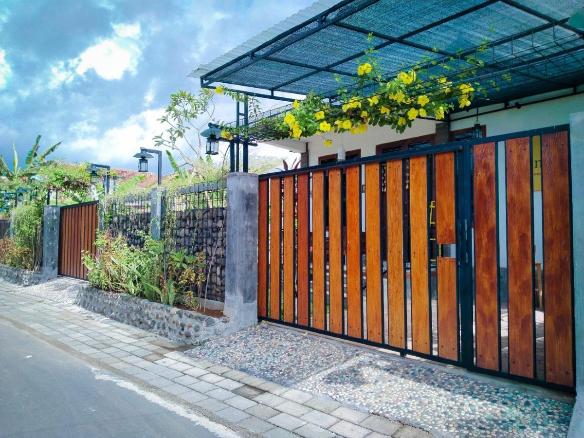 Inn House Homestay Dadapan Exterior photo